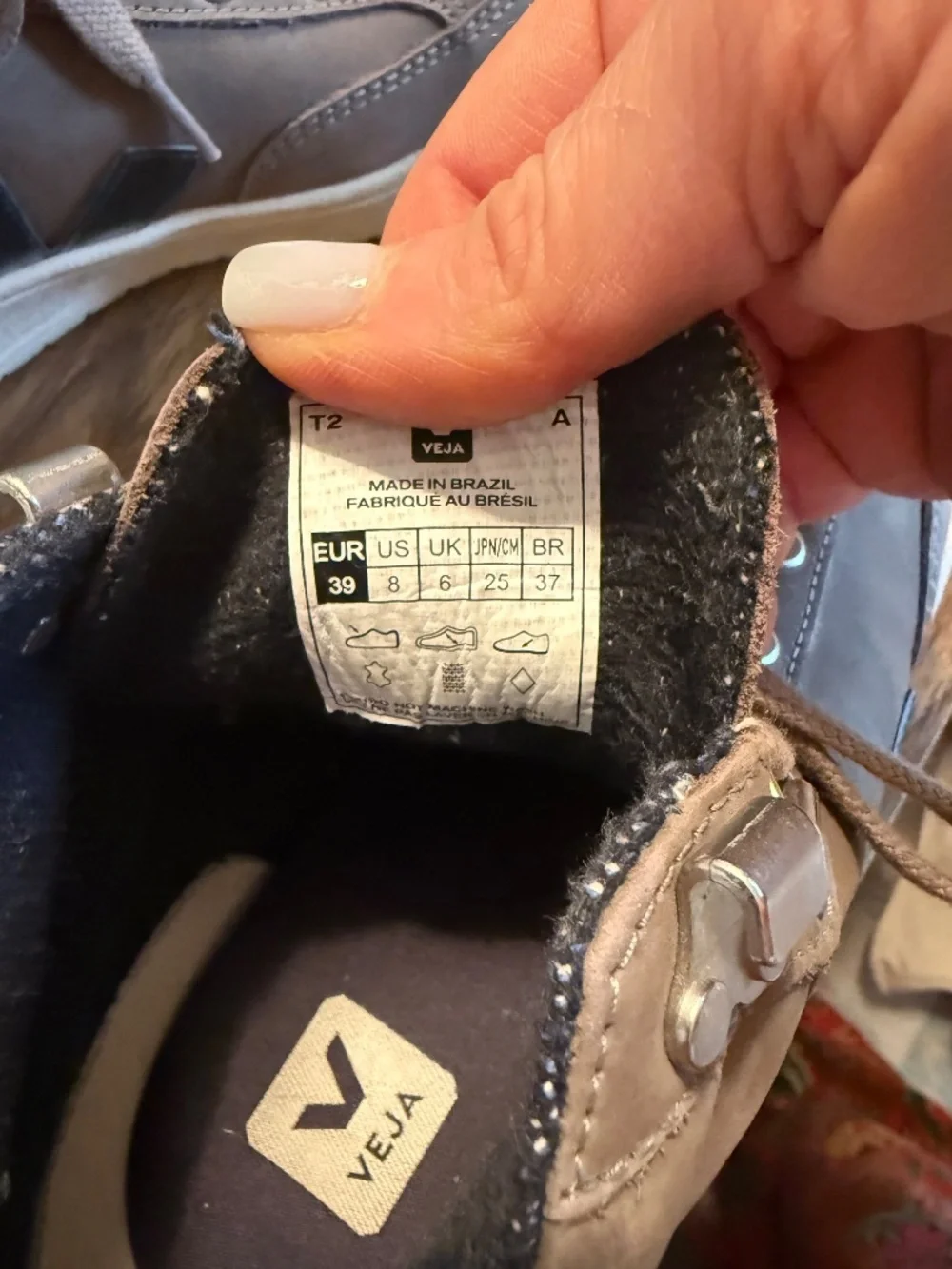Size US 8 VEJA Roraima Suede Trainers - Oxford Grey/ white